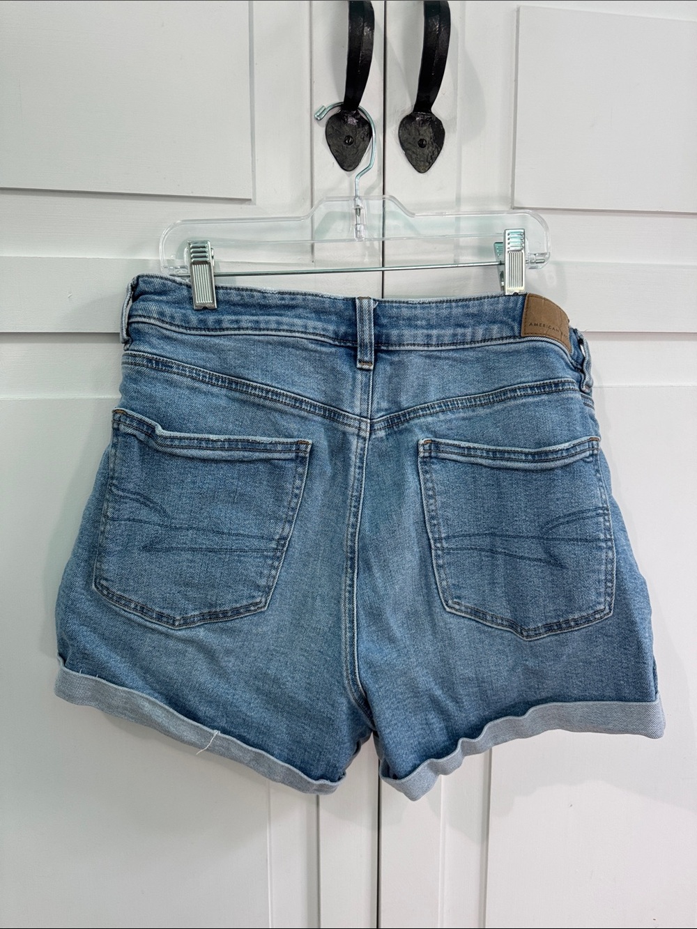 American Eagle Outfitters Medium Blue Boyfriend Denim Mom Jean Shorts - Picture 3 of 4